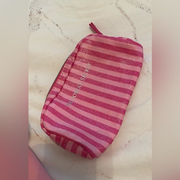 Victoria’s Secret Travel Pouches - Picture 10 of 11